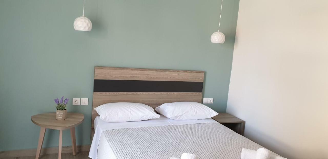Chriselia 1 Apartment Nea Roda Ngoại thất bức ảnh